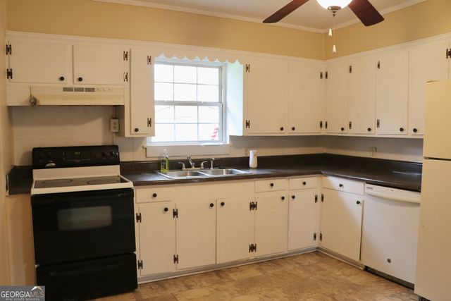 27 McLeod Street, Lyerly, GA 30730