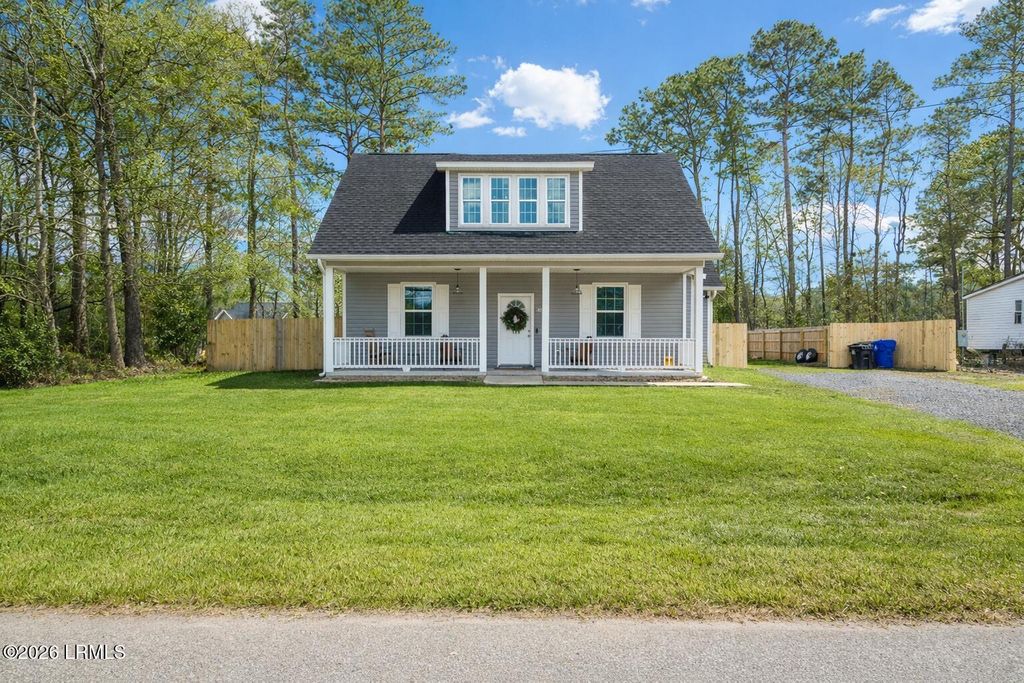 6109 Smith Road, Ravenel, SC 29470