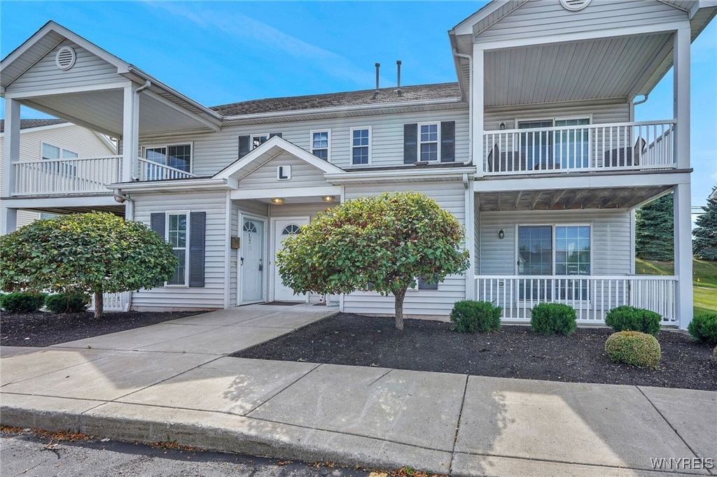 4331 Berkley Place L4, Hamburg, NY 14075