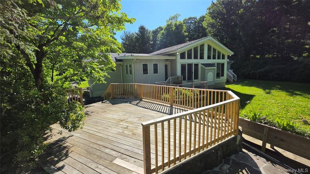 54 Allapartus Road, Ossining, NY 10562
