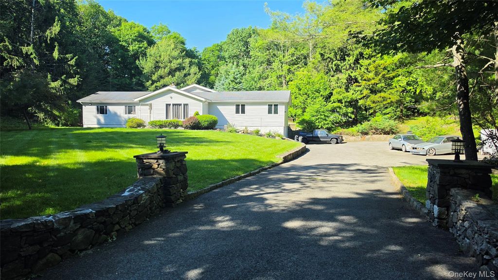 54 Allapartus Road, Ossining, NY 10562