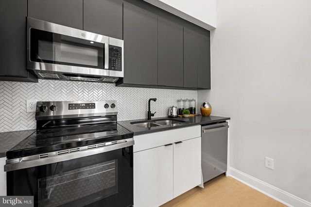 600 HOWARD ST N #404, Baltimore, MD 21201