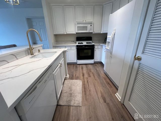 358 Rector Street 707, Perth Amboy, NJ 08861