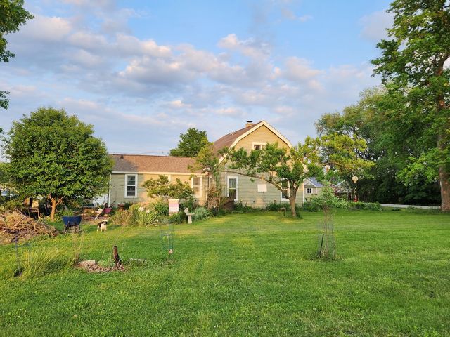 2210 Fogel Road, Mahomet, IL 61853