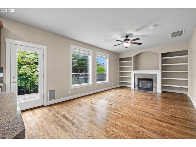 13243 Se BUFORD Ct, Portland, OR 97236