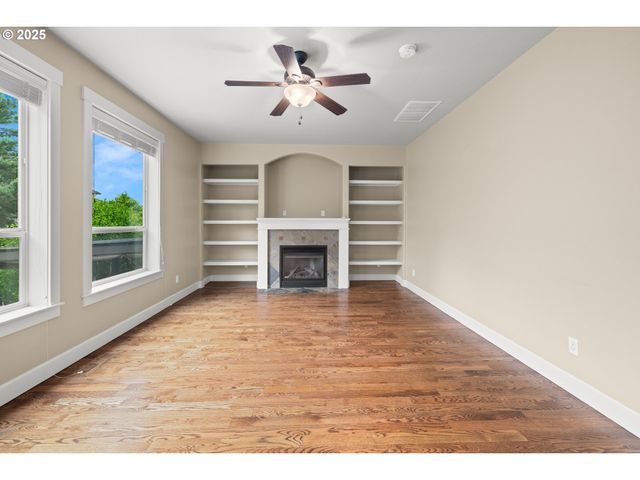 13243 Se BUFORD Ct, Portland, OR 97236