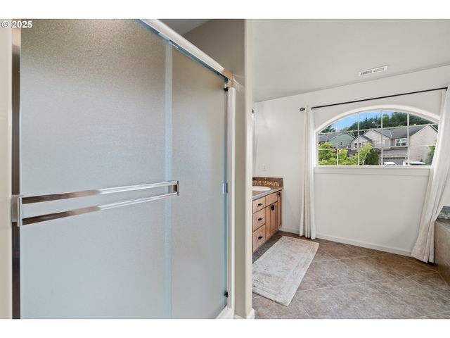 13243 Se BUFORD Ct, Portland, OR 97236