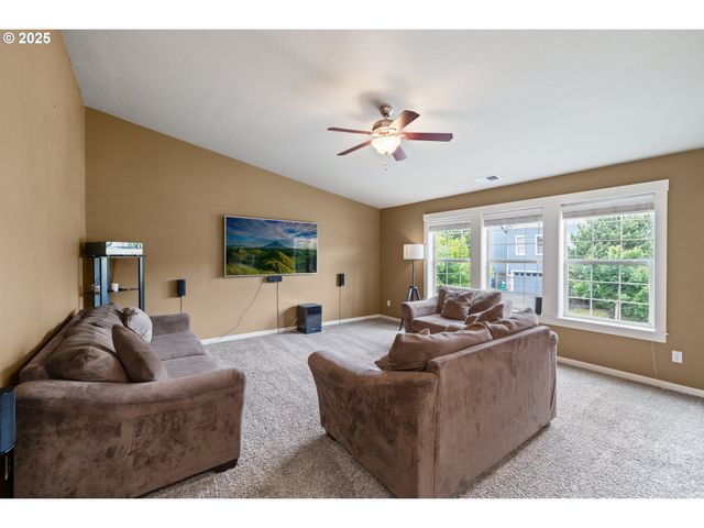 13243 Se BUFORD Ct, Portland, OR 97236