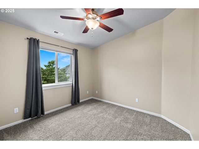 13243 Se BUFORD Ct, Portland, OR 97236