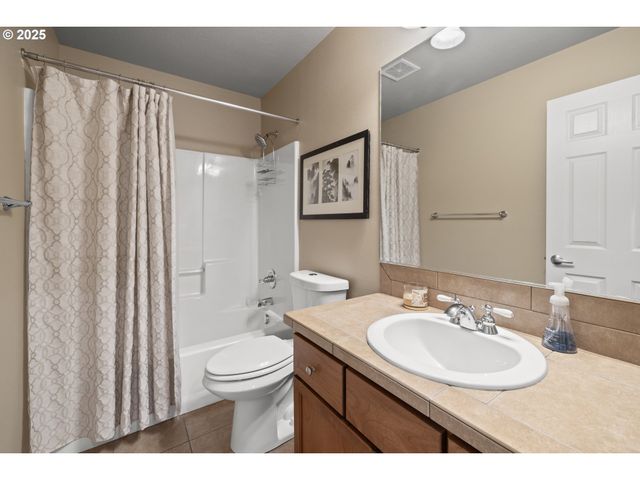 13243 Se BUFORD Ct, Portland, OR 97236