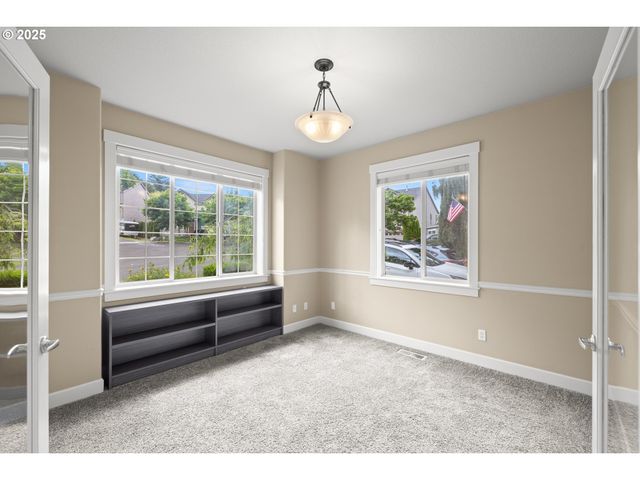 13243 Se BUFORD Ct, Portland, OR 97236