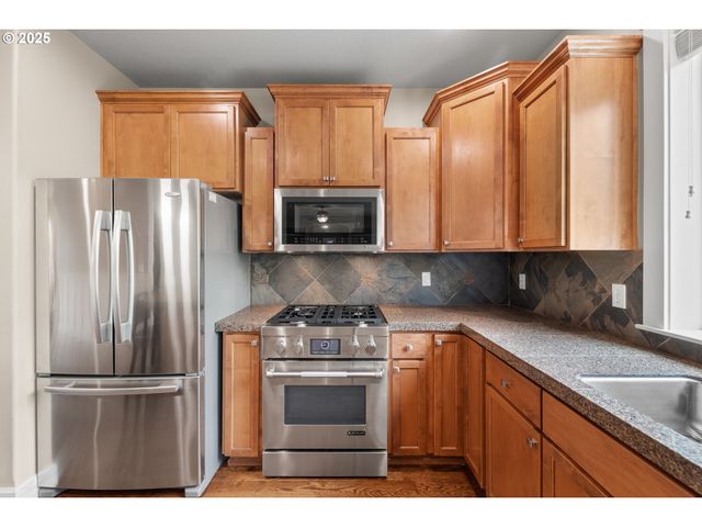 13243 Se BUFORD Ct, Portland, OR 97236