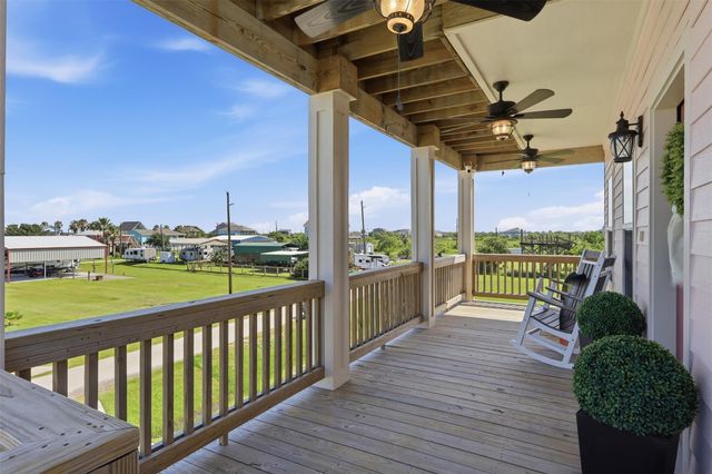 124 Jewel Drive, Bolivar Peninsula, TX 77650