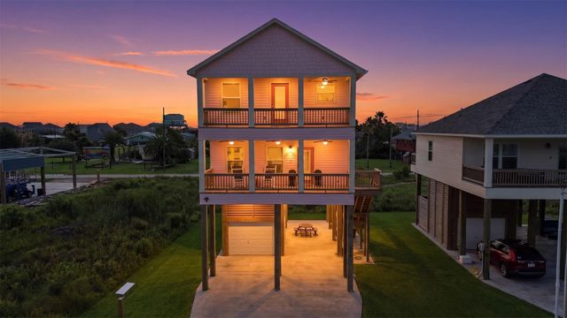 124 Jewel Drive, Bolivar Peninsula, TX 77650