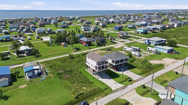 124 Jewel Drive, Bolivar Peninsula, TX 77650