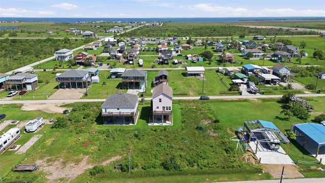 124 Jewel Drive, Bolivar Peninsula, TX 77650