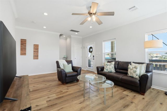 124 Jewel Drive, Bolivar Peninsula, TX 77650