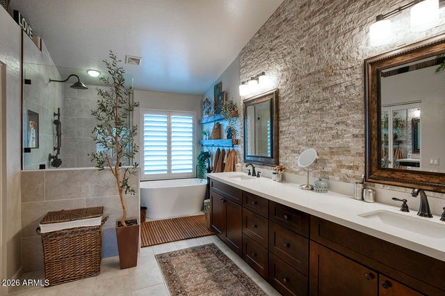 4080 E LAUREL Avenue, Gilbert, AZ 85234