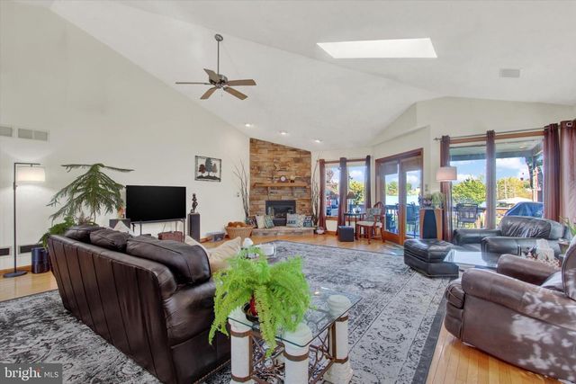 20 HINES DR, East Berlin, PA 17316