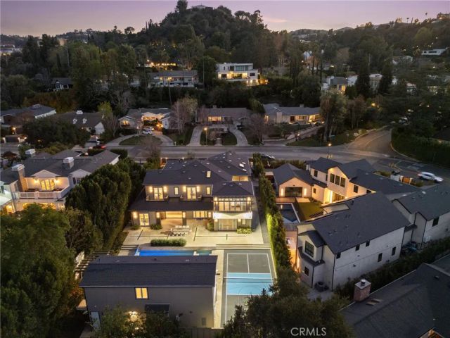 15547 Valley Vista Boulevard, Encino, CA 91436