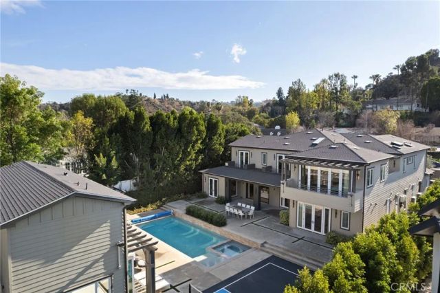 15547 Valley Vista Boulevard, Encino, CA 91436