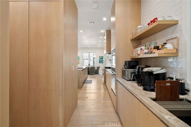 15547 Valley Vista Boulevard, Encino, CA 91436