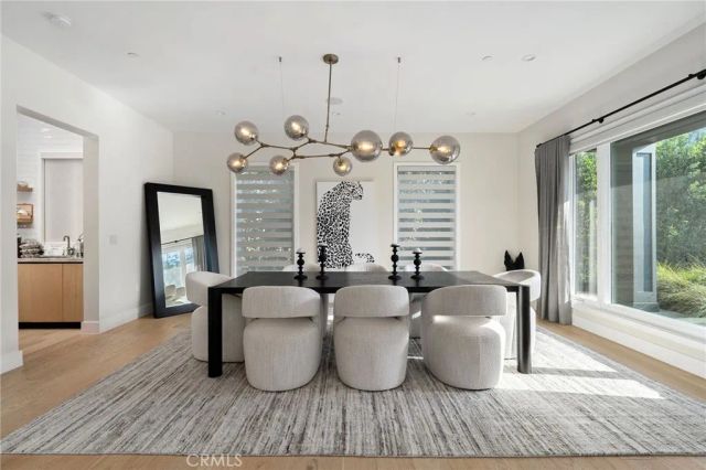 15547 Valley Vista Boulevard, Encino, CA 91436