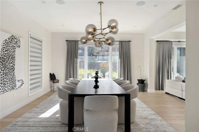 15547 Valley Vista Boulevard, Encino, CA 91436