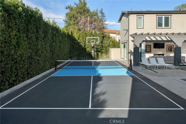 15547 Valley Vista Boulevard, Encino, CA 91436