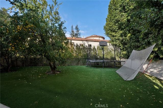 15547 Valley Vista Boulevard, Encino, CA 91436
