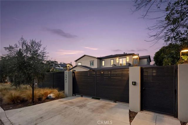15547 Valley Vista Boulevard, Encino, CA 91436