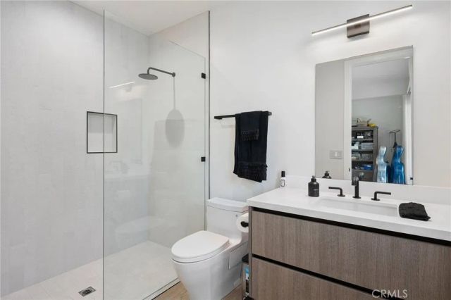 15547 Valley Vista Boulevard, Encino, CA 91436