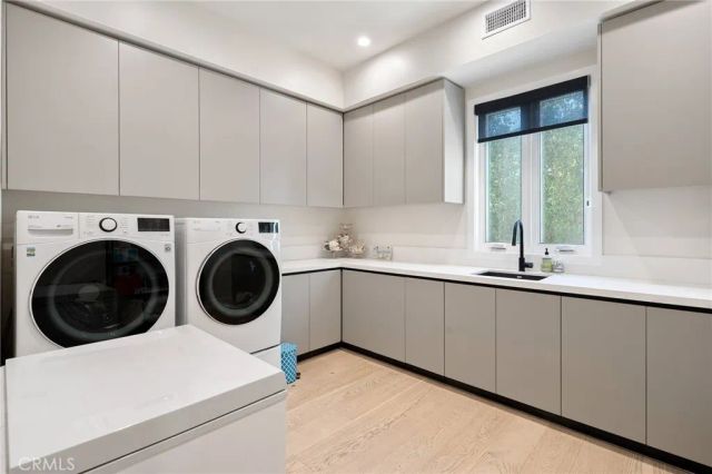 15547 Valley Vista Boulevard, Encino, CA 91436