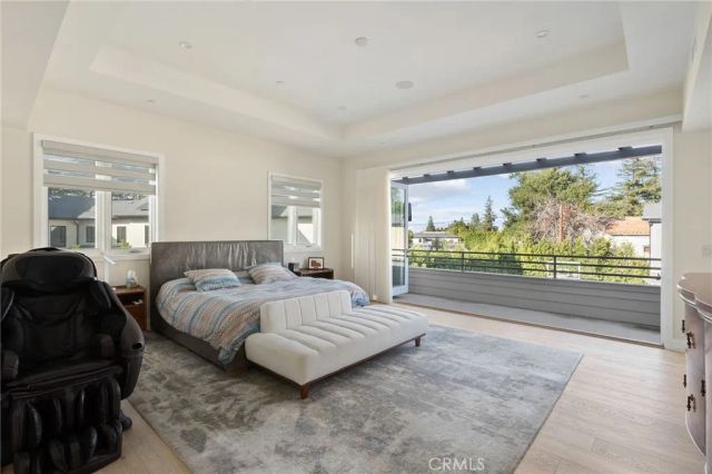 15547 Valley Vista Boulevard, Encino, CA 91436
