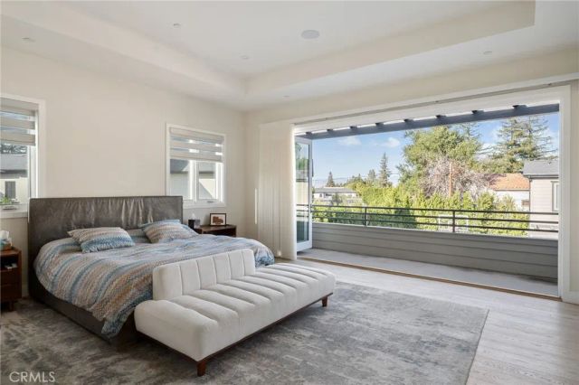 15547 Valley Vista Boulevard, Encino, CA 91436