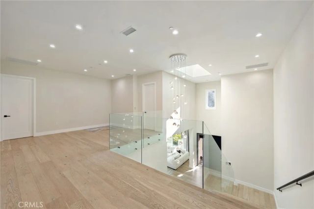 15547 Valley Vista Boulevard, Encino, CA 91436