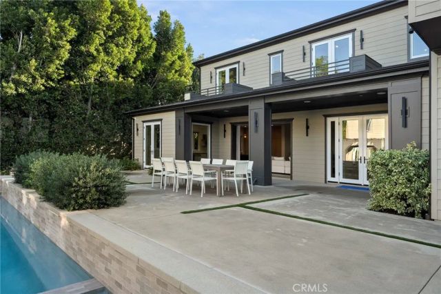 15547 Valley Vista Boulevard, Encino, CA 91436