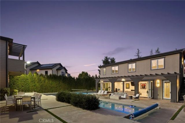 15547 Valley Vista Boulevard, Encino, CA 91436