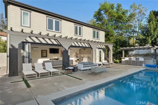 15547 Valley Vista Boulevard, Encino, CA 91436