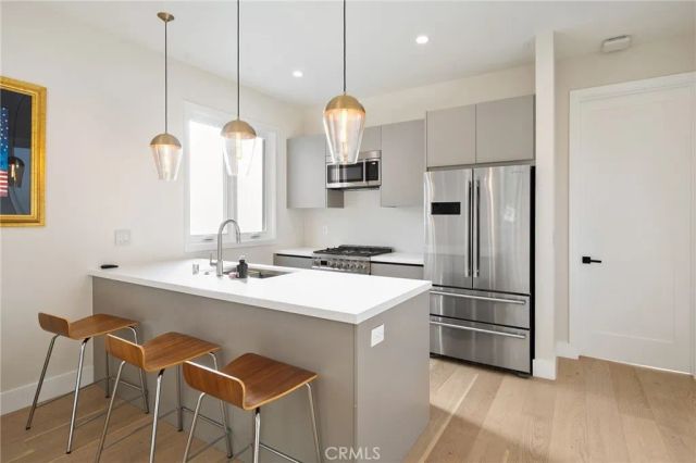 15547 Valley Vista Boulevard, Encino, CA 91436