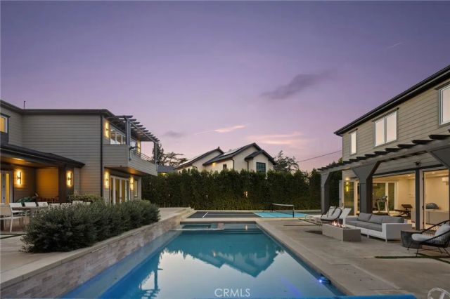 15547 Valley Vista Boulevard, Encino, CA 91436