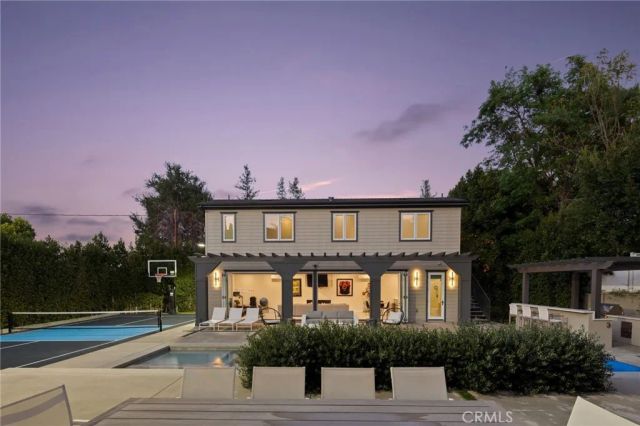 15547 Valley Vista Boulevard, Encino, CA 91436