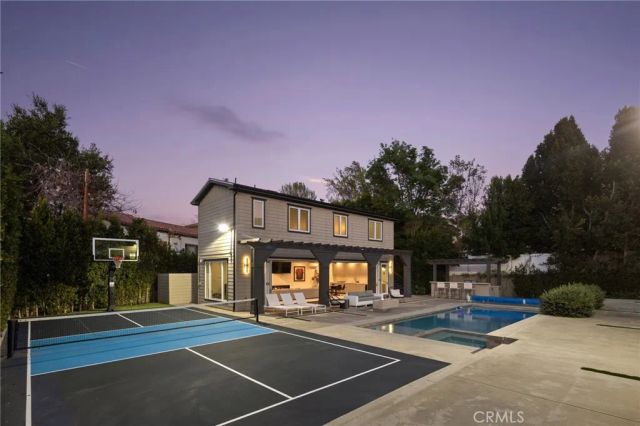 15547 Valley Vista Boulevard, Encino, CA 91436