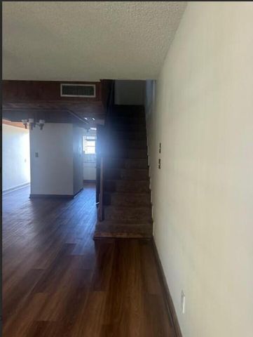 5922 Thomas Street, Hollywood, FL 33021