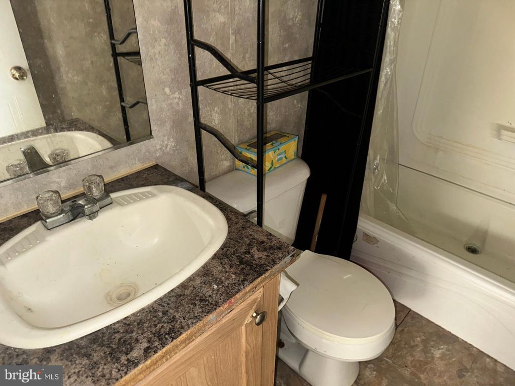 Image 27 of property listing at 5134 RHODESDALE VIENNA RD, Vienna, MD 21869