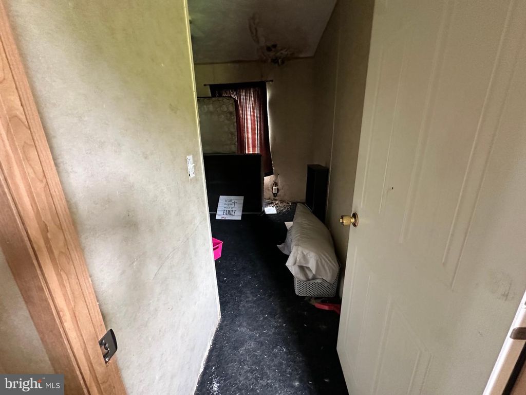 Image 3 of property listing at 5134 RHODESDALE VIENNA RD, Vienna, MD 21869