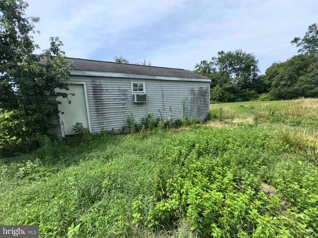 Image 32 of property listing at 5134 RHODESDALE VIENNA RD, Vienna, MD 21869