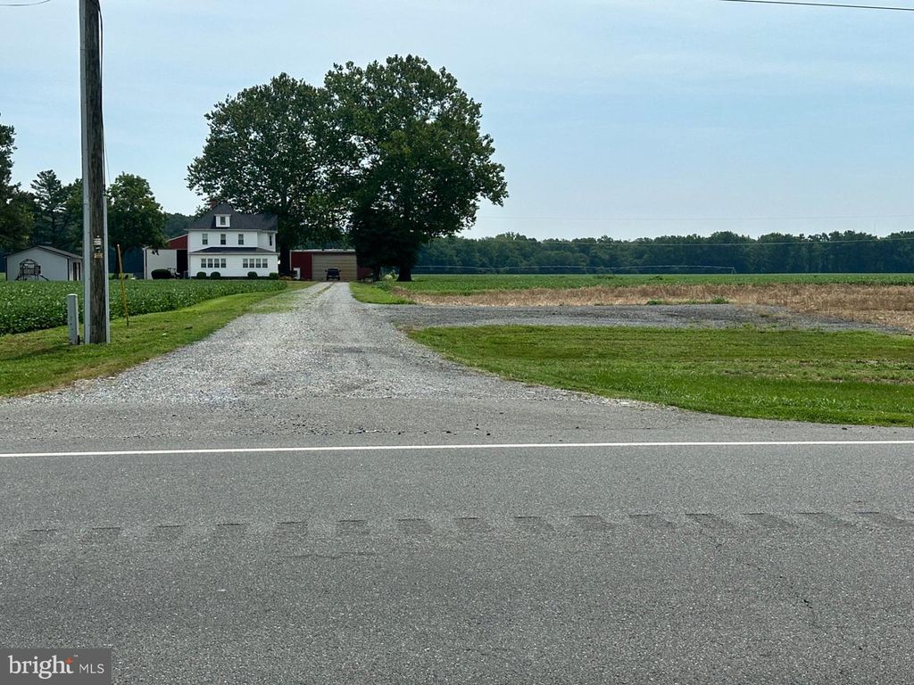 Image 40 of property listing at 5134 RHODESDALE VIENNA RD, Vienna, MD 21869
