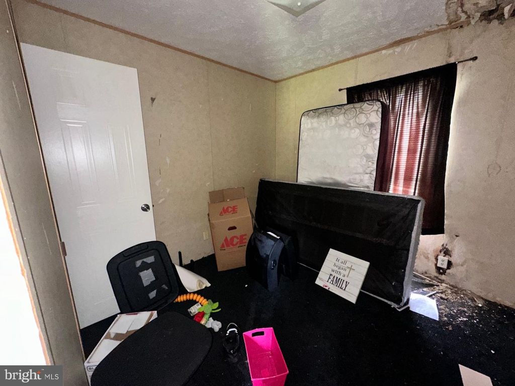 Image 8 of property listing at 5134 RHODESDALE VIENNA RD, Vienna, MD 21869
