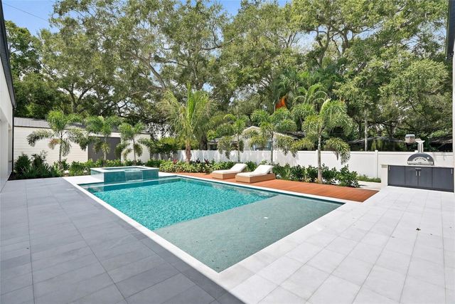 10040 59TH AVENUE N, St Petersburg, FL 33708